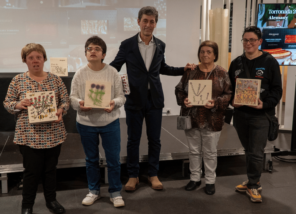 Alemany premia las ganadoras de las ilustraciones de Navidad de las cajas de Arte y Turrón, este año inspiradas en el tomillo